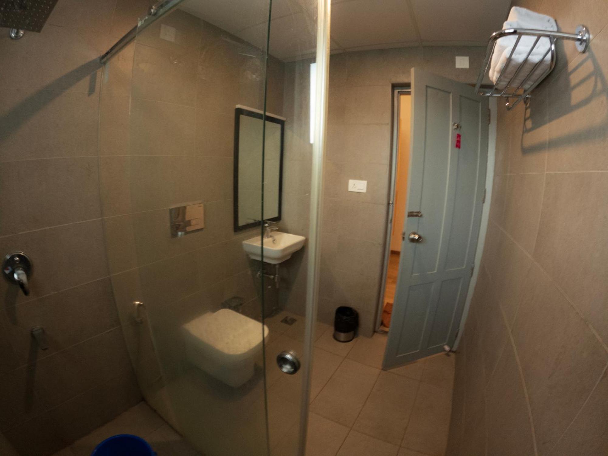 טריואנדרום Hotel B R Regency מראה חיצוני תמונה