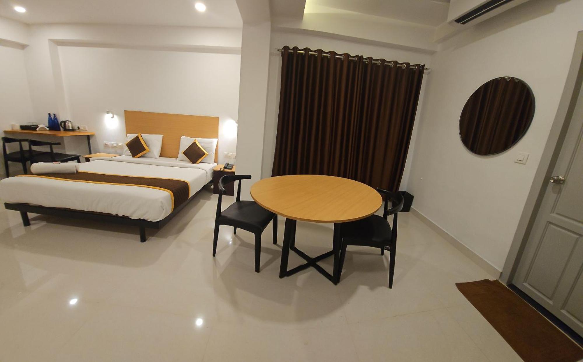 טריואנדרום Hotel B R Regency מראה חיצוני תמונה