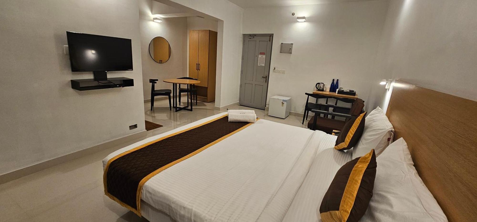 טריואנדרום Hotel B R Regency מראה חיצוני תמונה
